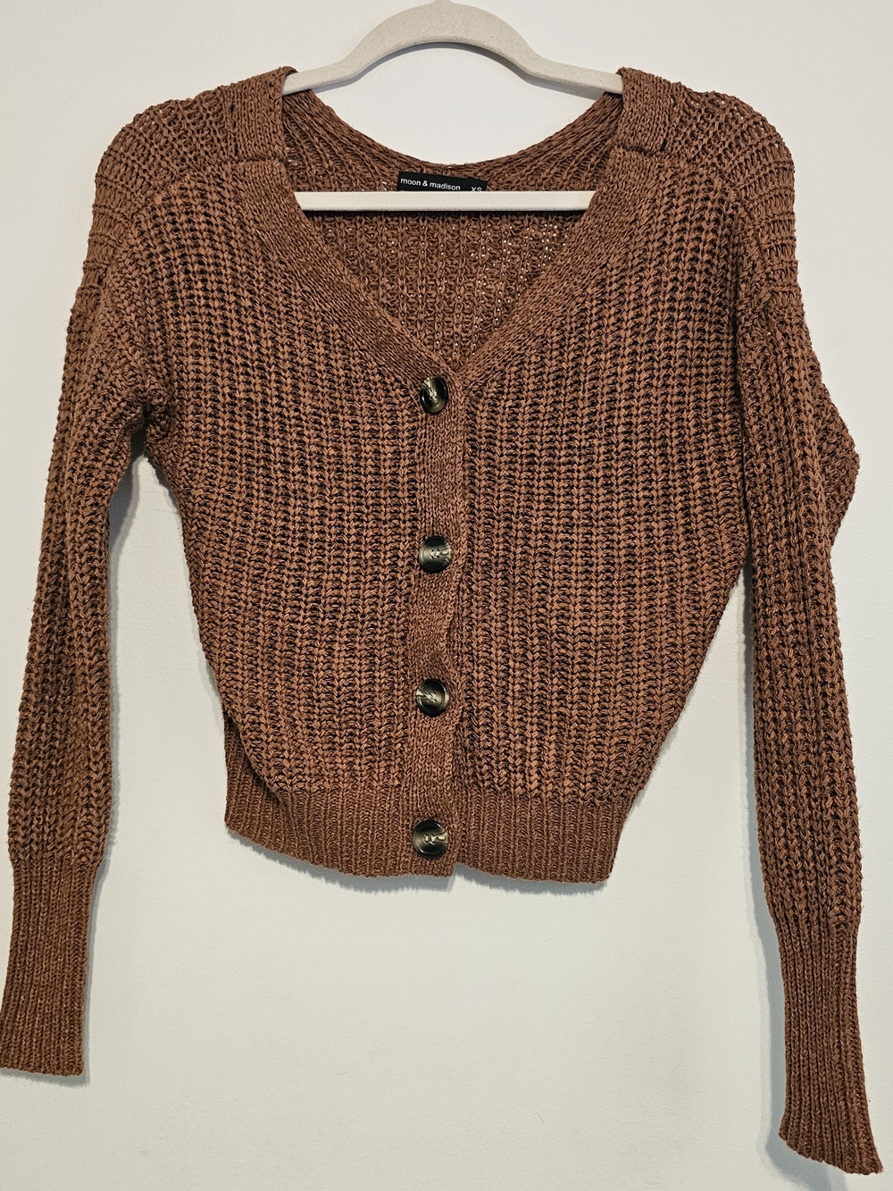 moon & madison Cropped Rust Brown V-Neck Button-Front Cardigan